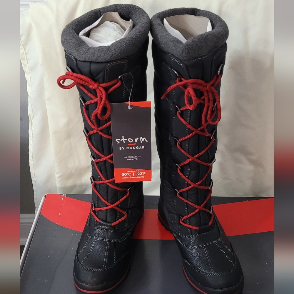 Cougar Waterproof Boots...Sz 10...NEW
